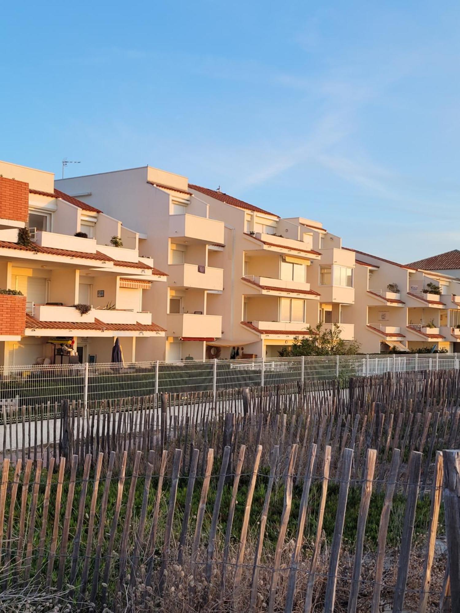 Tahiti Beach, T2 A La Mer, Piscine, Terrasse Et Parking Frontignan Exterior foto