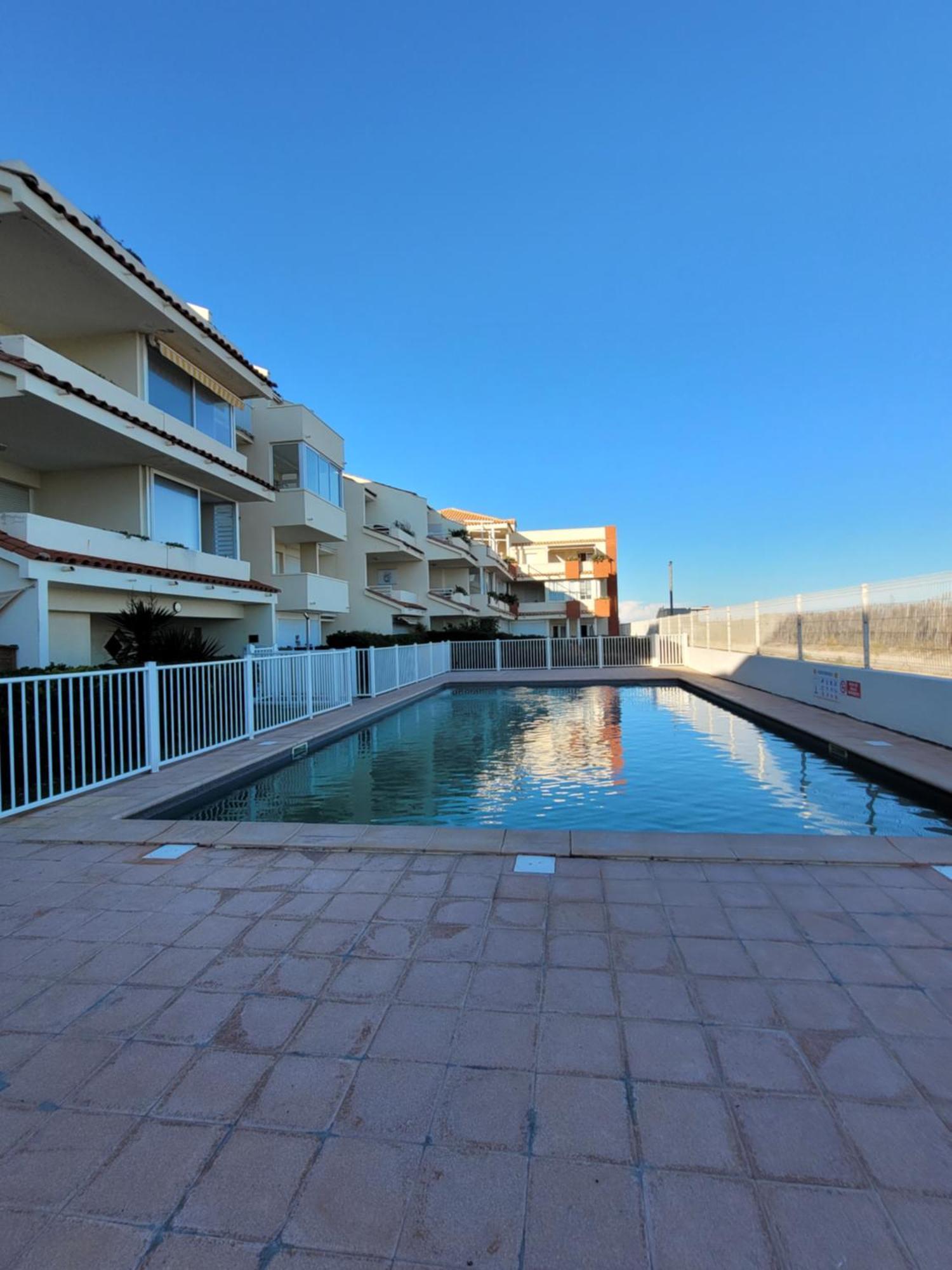 Tahiti Beach, T2 A La Mer, Piscine, Terrasse Et Parking Frontignan Exterior foto